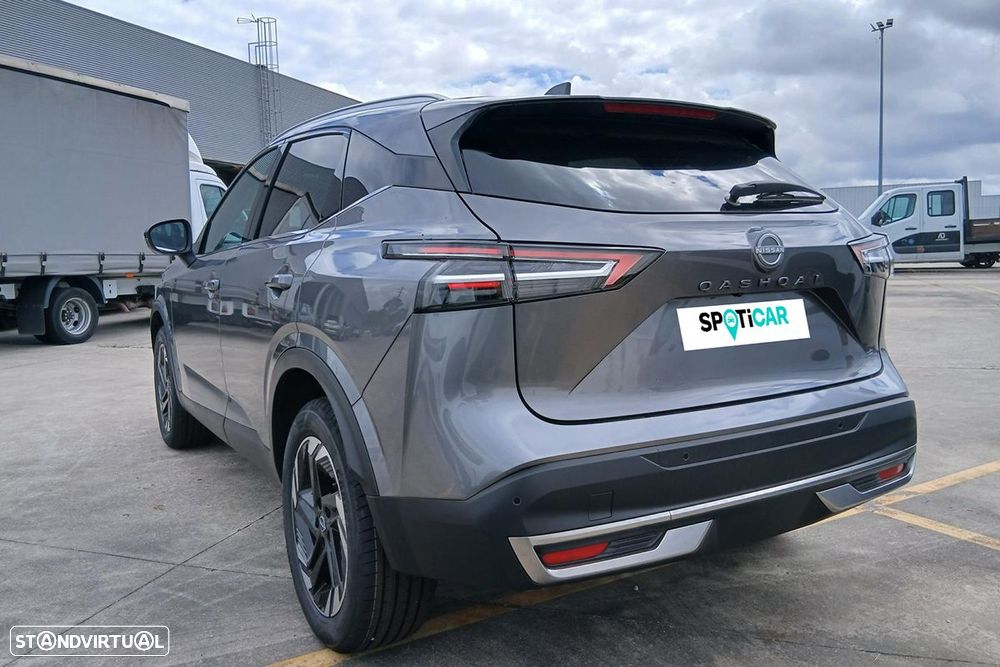 Nissan Qashqai 1.3 DIG-T N-Connecta Xtronic - 3