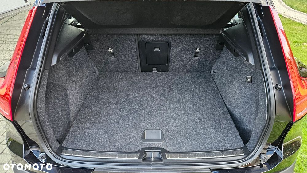 Volvo XC 40 T5 Twin Engine DKG R-Design - 31
