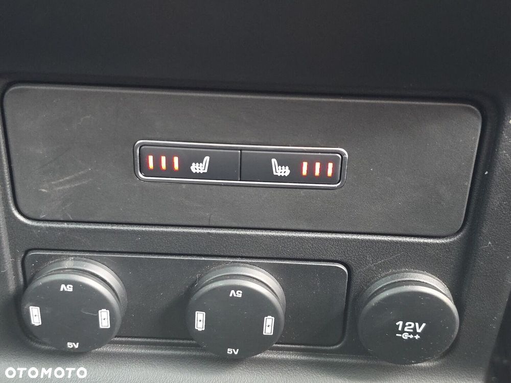 Jaguar F-Pace 5.0 V8 S/C AWD SVR - 37