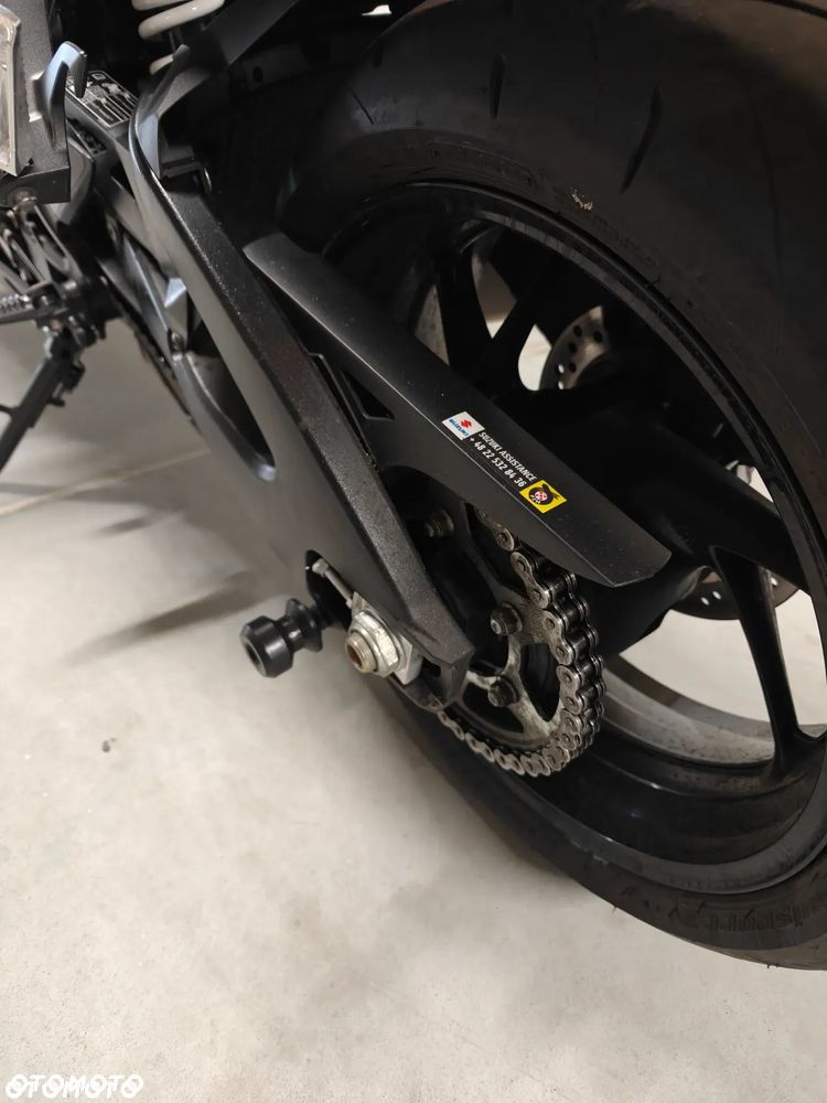 Suzuki GSX 1000 - 11