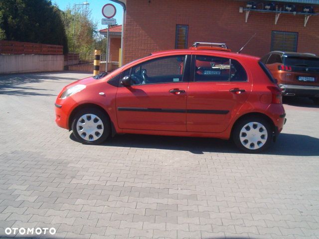Daihatsu Sirion - 8