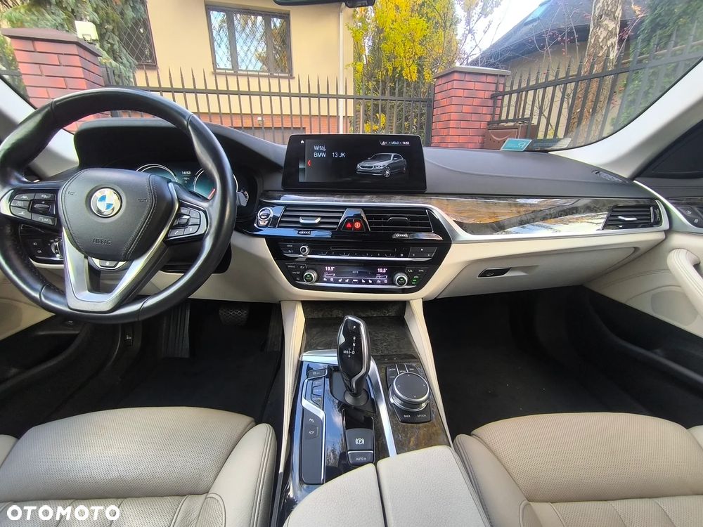 BMW Seria 5 530i xDrive - 30