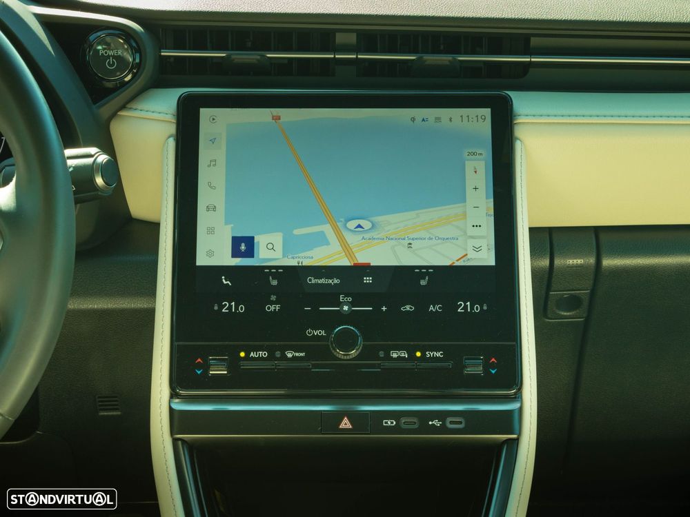 Lexus LBX Elegant - 11