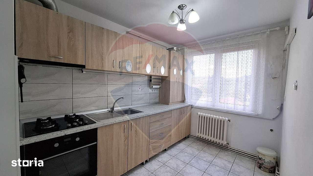 Apartament cu 2 camere de vânzare în zona Central Reghin - Imagine principală: 2/15