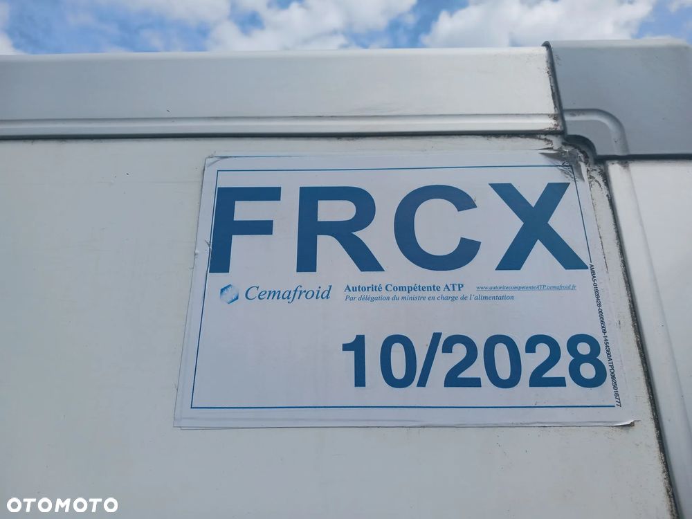 Renault Trafic III 2017r 198 tyś KLIMA Izoterma chłodnia Mroźnia Sklep Food Truck Agregat zasilanie 230V Trafik - 13