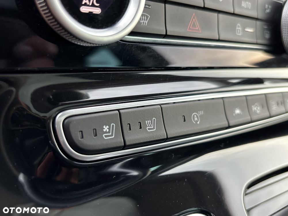 Renault Espace 2.0 Blue dCi Initiale Paris EDC - 34
