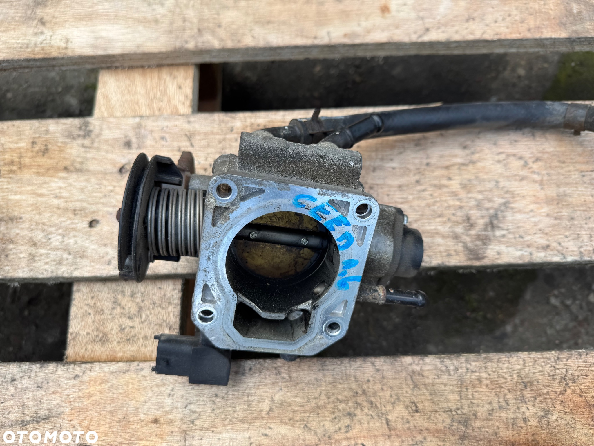 KIA CEED I 06-12 1.6 16V PRZEPUSTNICA 35100-2B000 - 2