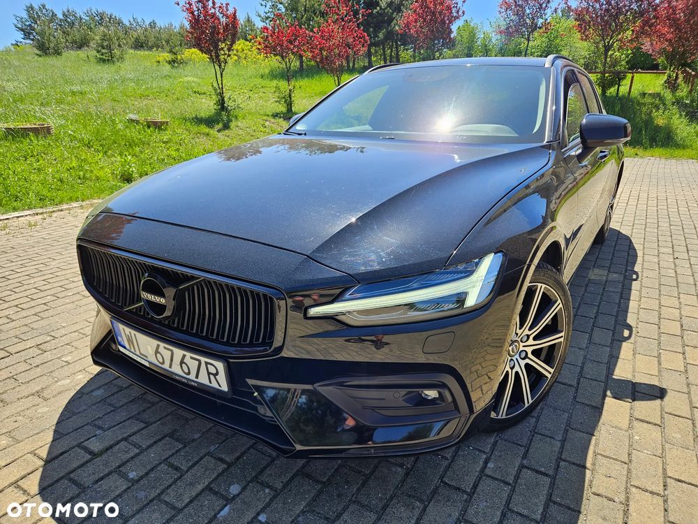Volvo V60 D4 Momentum Pro - 1