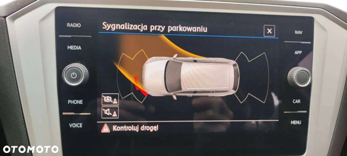 Volkswagen Passat 2.0 TDI SCR Comfortline - 28