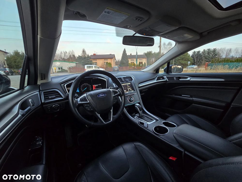 Ford Fusion - 24