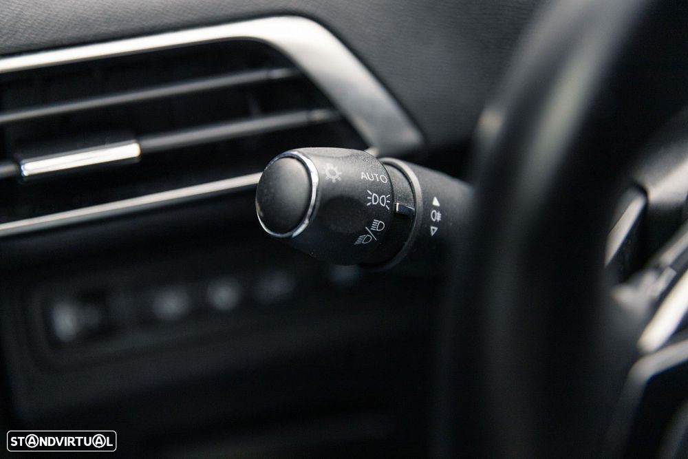 Peugeot 5008 1.5 BlueHDi Allure EAT8 - 28