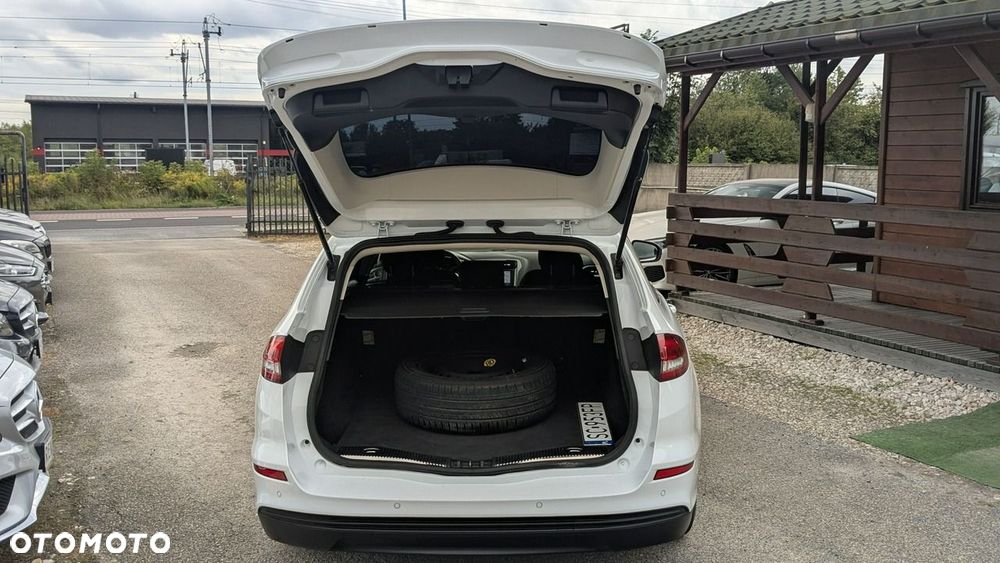 Ford Mondeo - 36