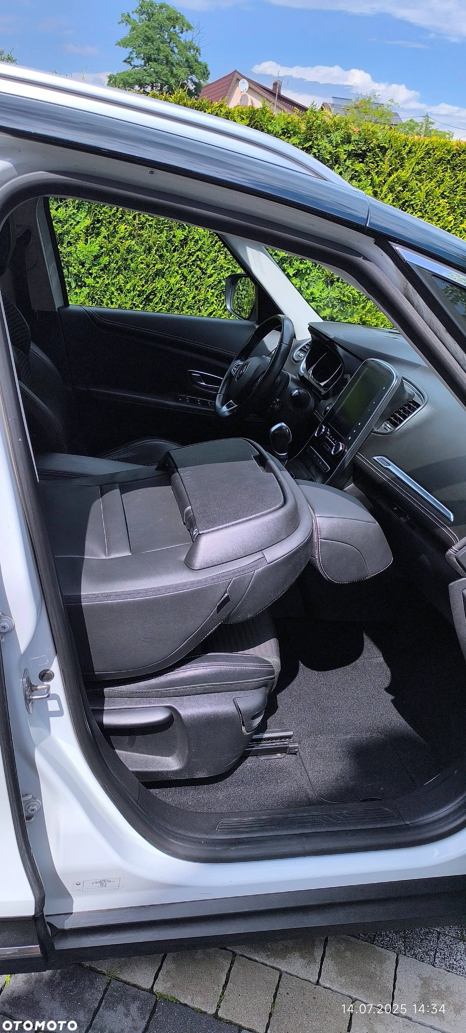 Renault Grand Scenic - 9