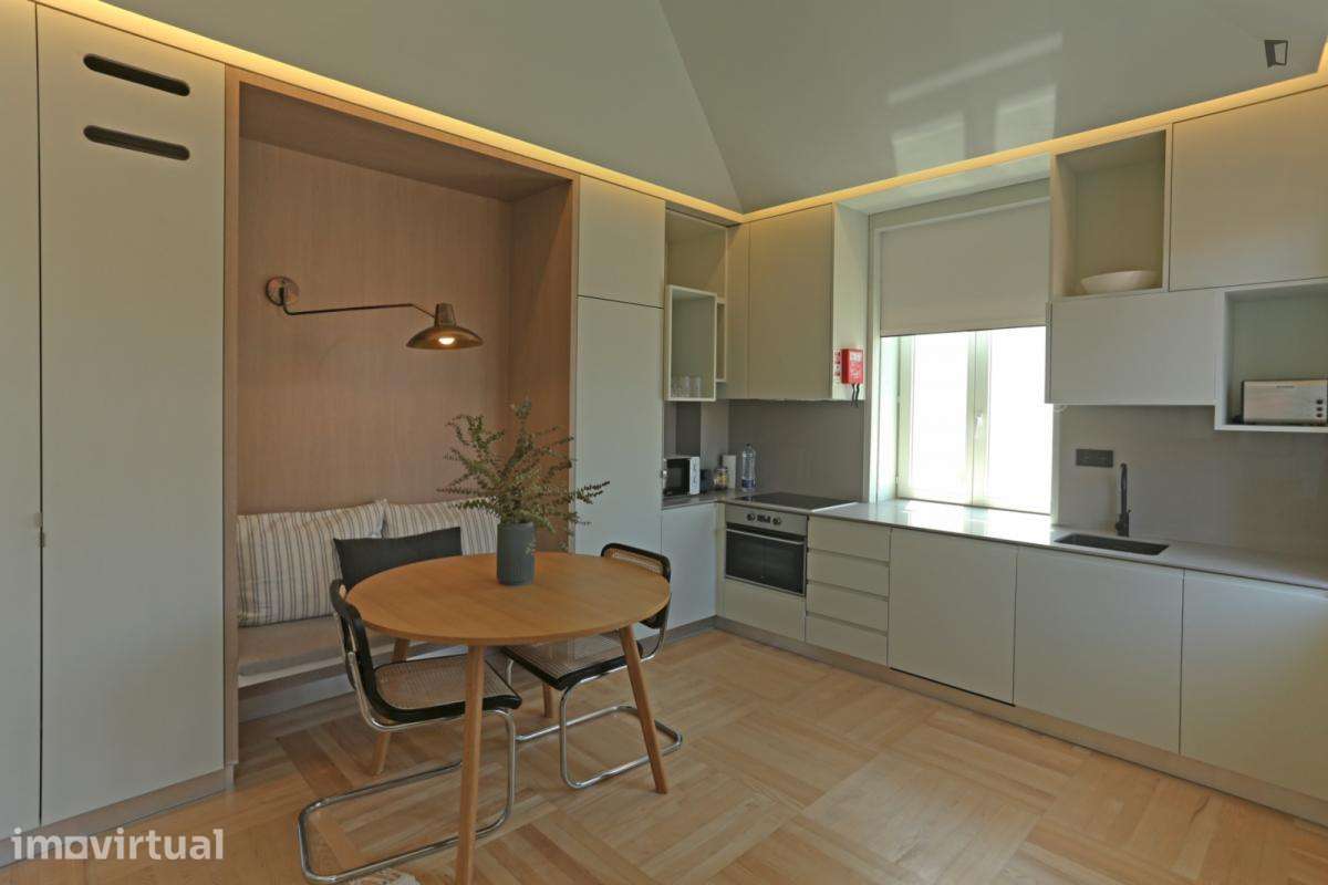 Apartamento com 1 quartos - localizado em Miragaia Porto - Grande imagem: 5/18