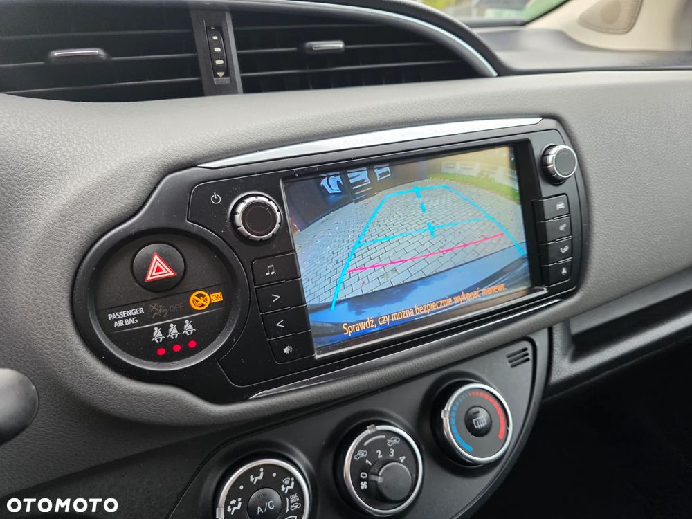 Toyota Yaris 1.33 Premium EU6 - 21