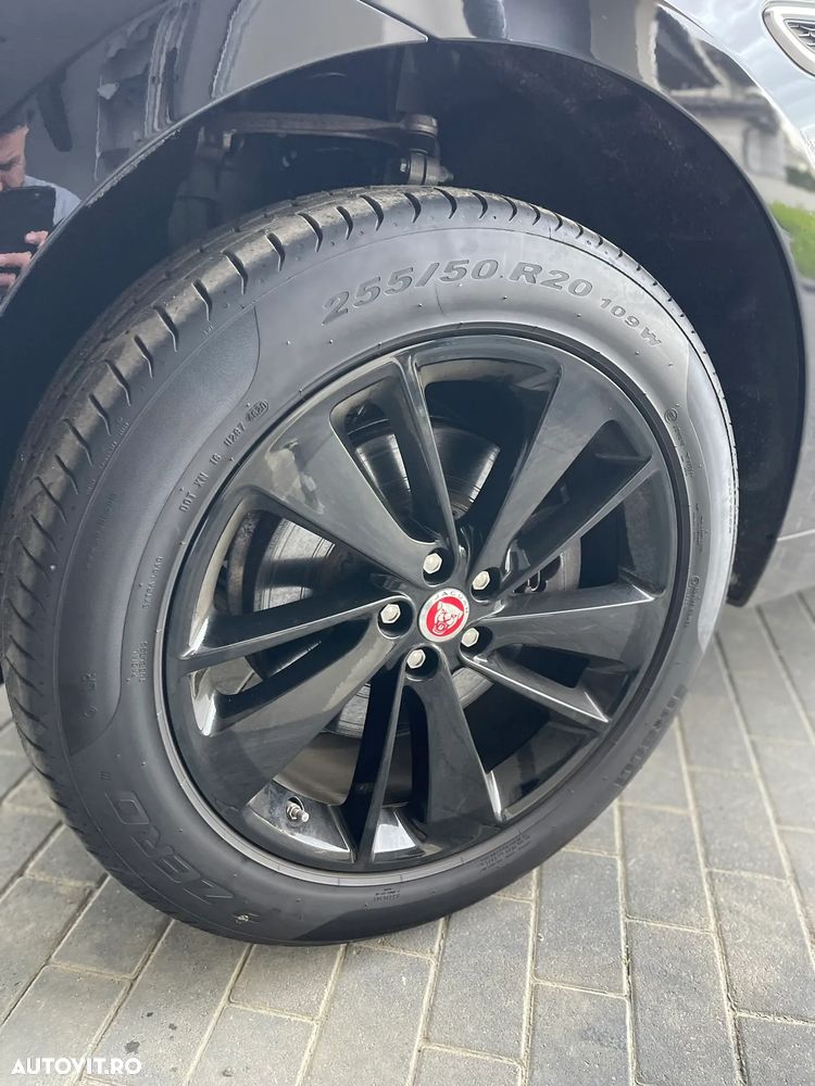 Jaguar F-Pace - 22