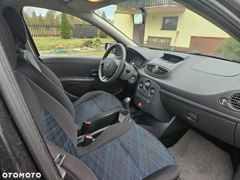 Renault Clio - 6