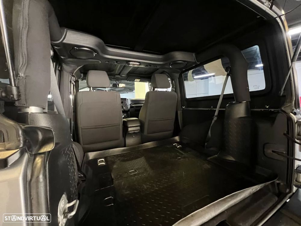 Jeep Wrangler 2.8 CRD MTX Sport 4L - 37