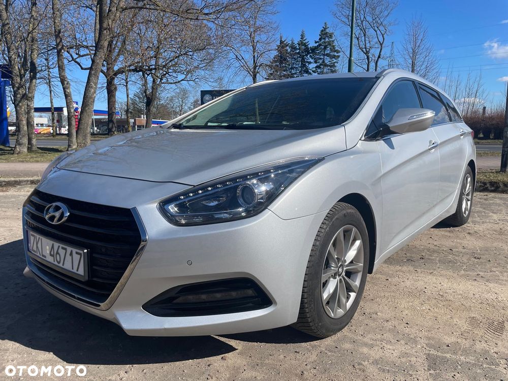 Hyundai i40 Kombi blue 1.6 Trend - 1