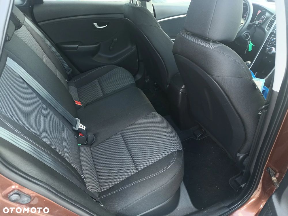 Hyundai i30 blue 1.6 GDI Style - 11