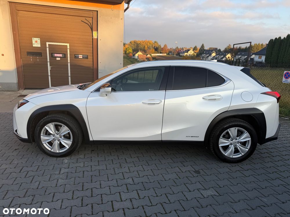 Lexus UX 250h - 8