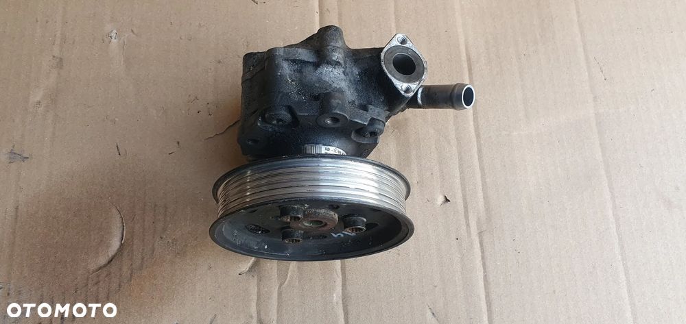 Pompa wspomagania kierownicy Audi A4 B8 2.0 TDI 8K0145154B - 2