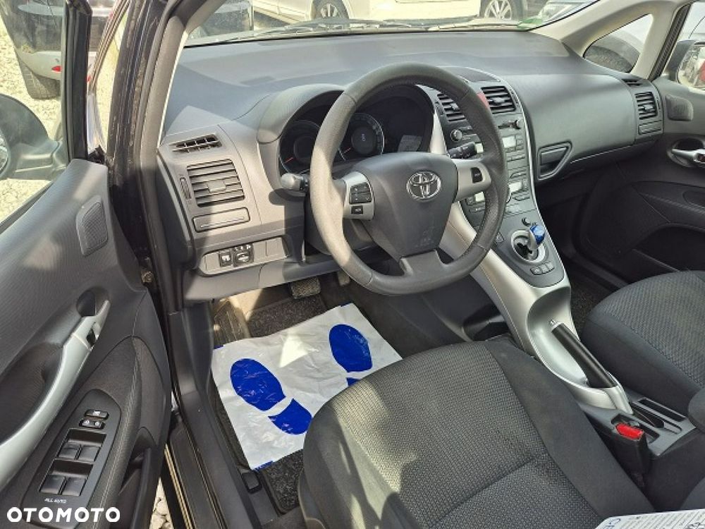 Toyota Auris - 17