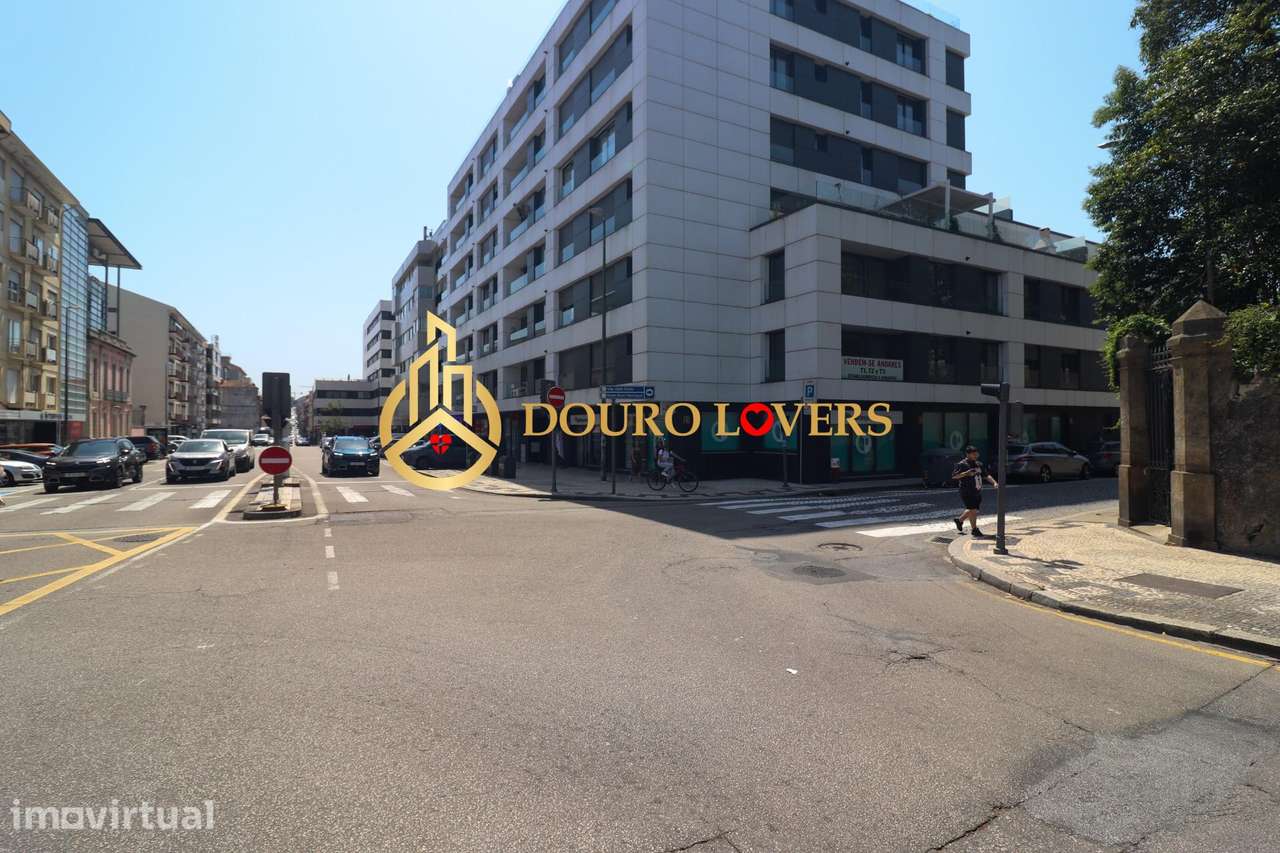 Apartamento T3 na Avenida da Boavista - Grande imagem: 2/25