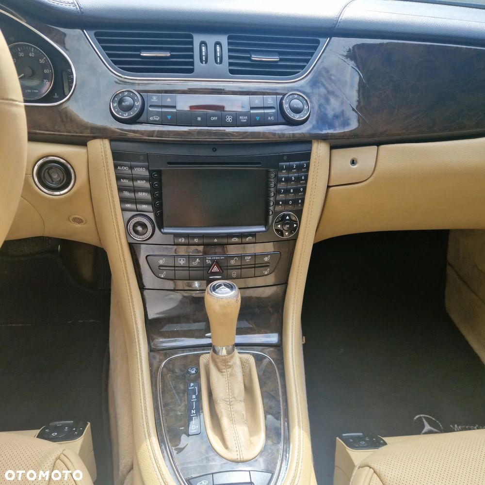 Mercedes-Benz CLS 500 - 11