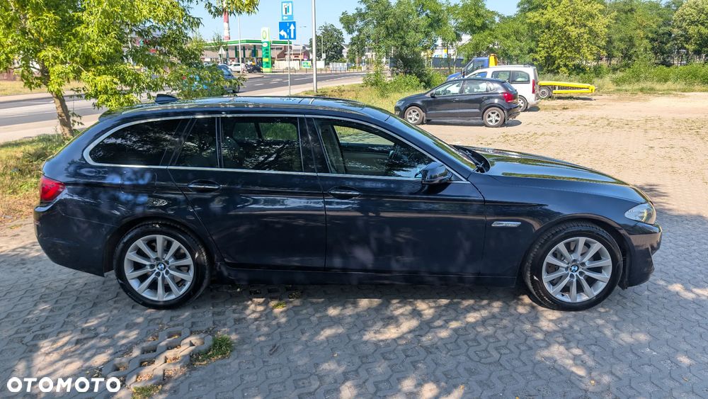BMW Seria 5 530d xDrive - 7