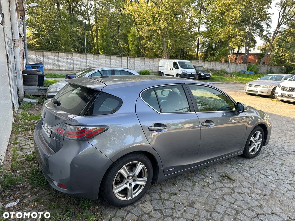 Lexus CT - 11