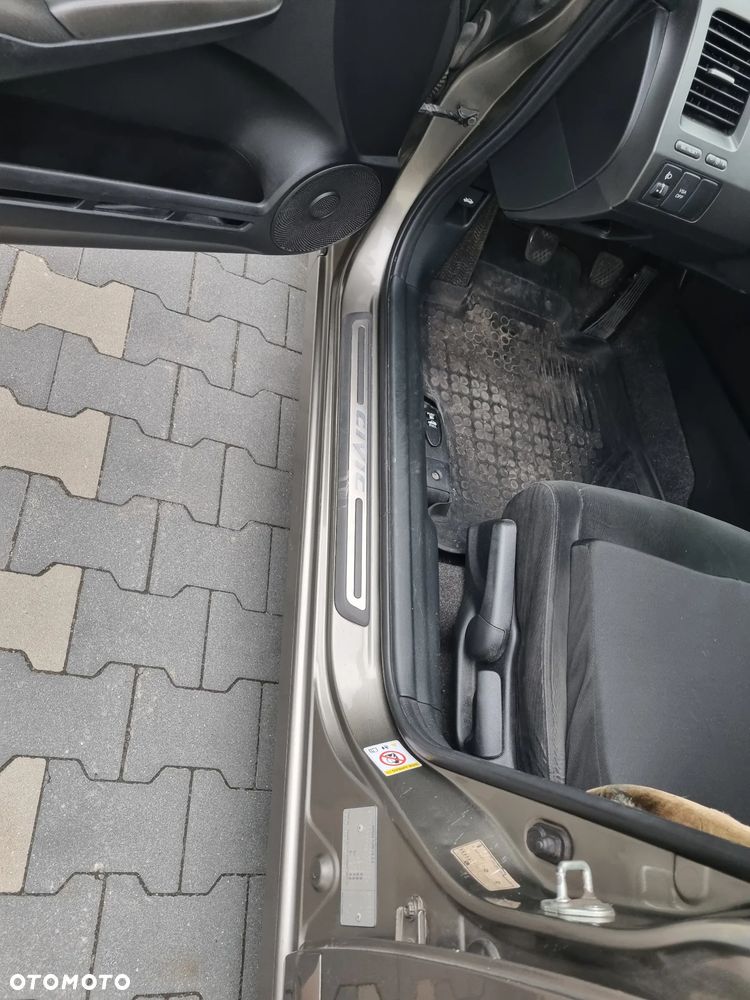 Honda Civic 1.8 Executive - 26