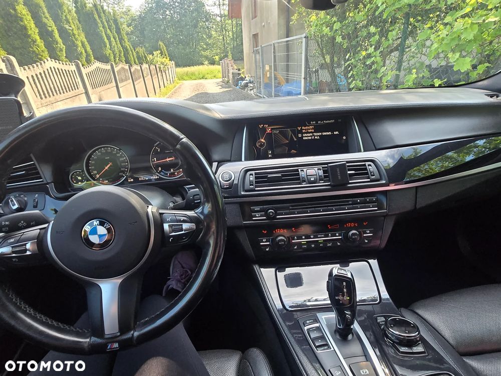 BMW Seria 5 525d xDrive - 15