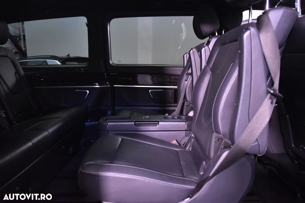 Mercedes-Benz V - 12