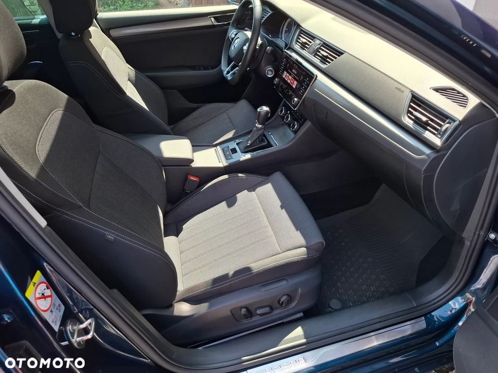 Skoda Superb 2.0 TDI SCR Style DSG - 24
