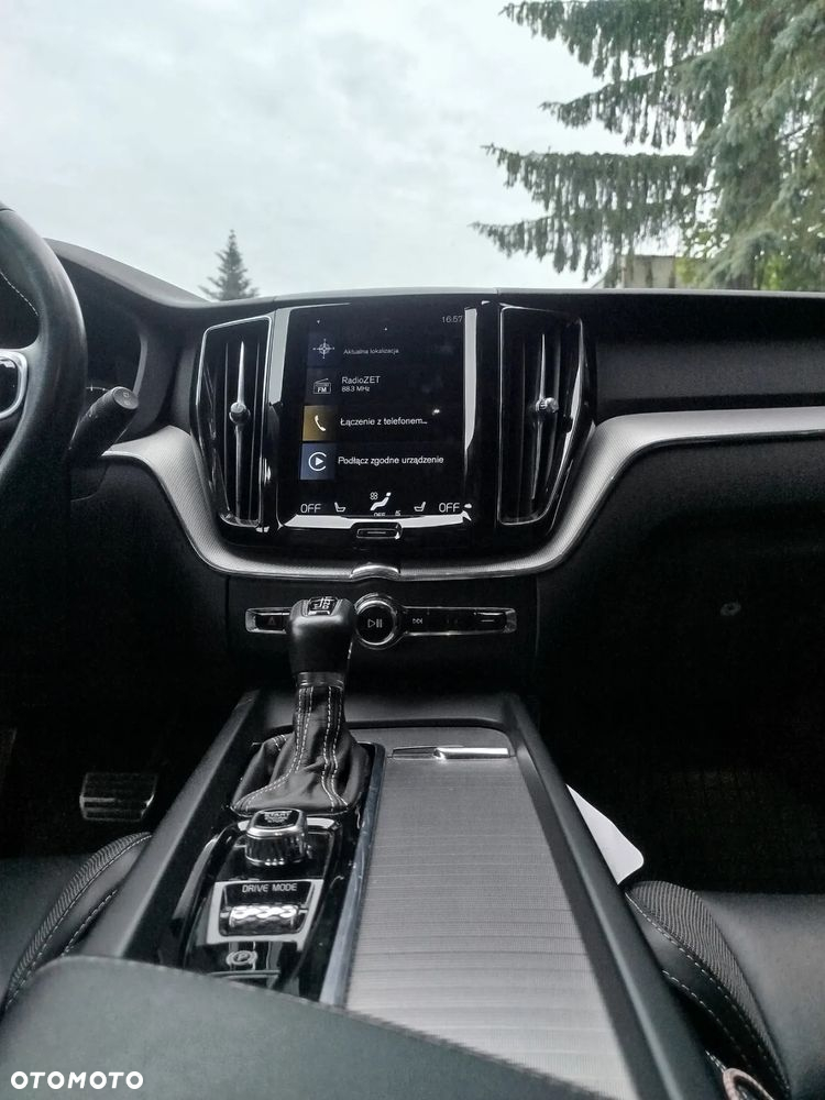 Volvo XC 60 T4 R-Design - 13