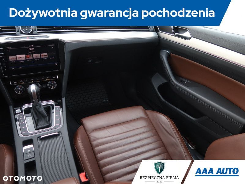 Volkswagen Passat - 9