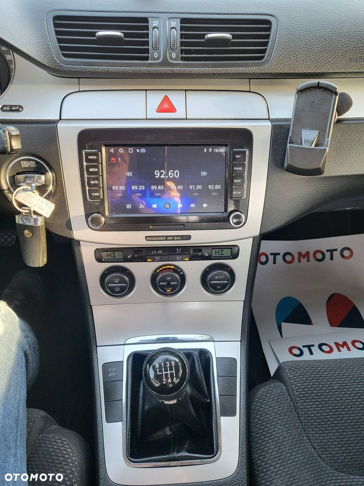 Volkswagen Passat - 30