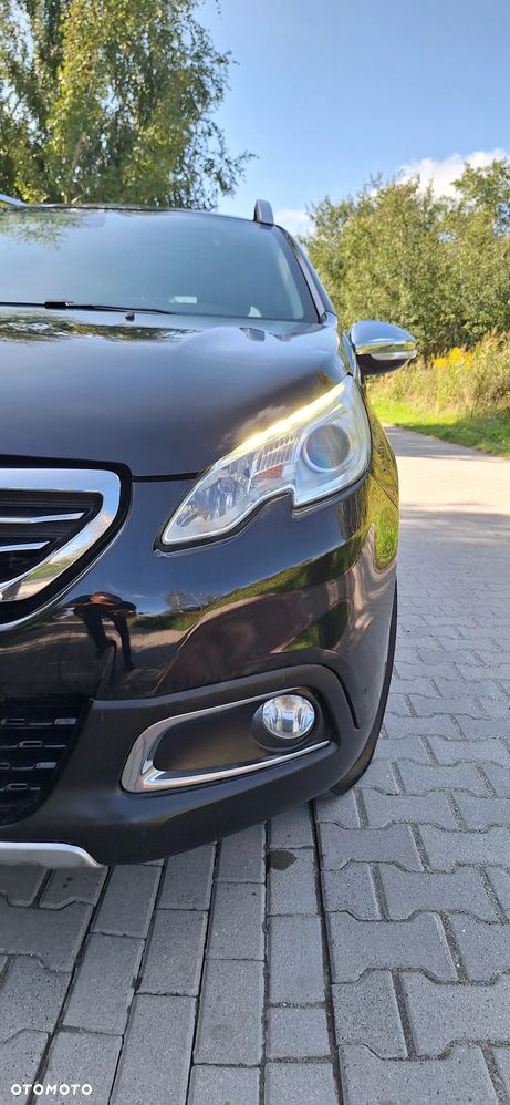 Peugeot 2008 1.2 Pure Tech Allure S&S - 17