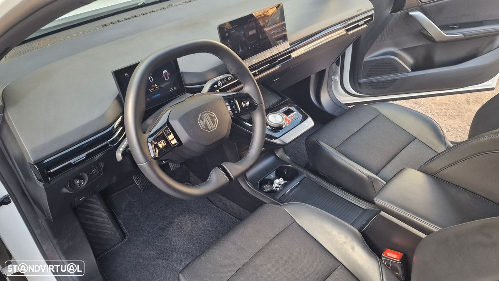 MG MG4 64 kWh Luxury - 17