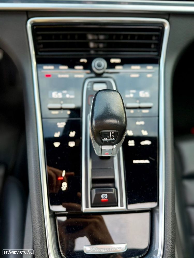Porsche Panamera Sport Turismo 4 E-Hybrid - 15