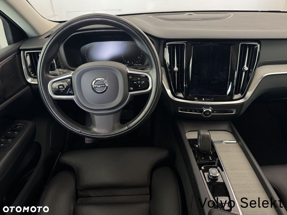 Volvo V60 Cross Country - 10