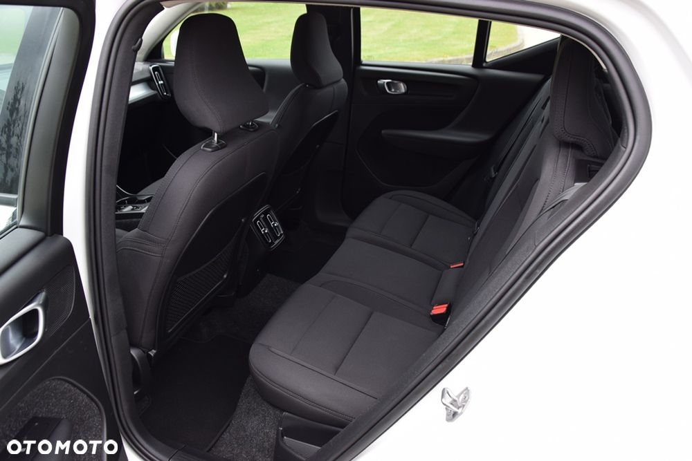 Volvo XC 40 T3 Geartronic Momentum Pro - 15
