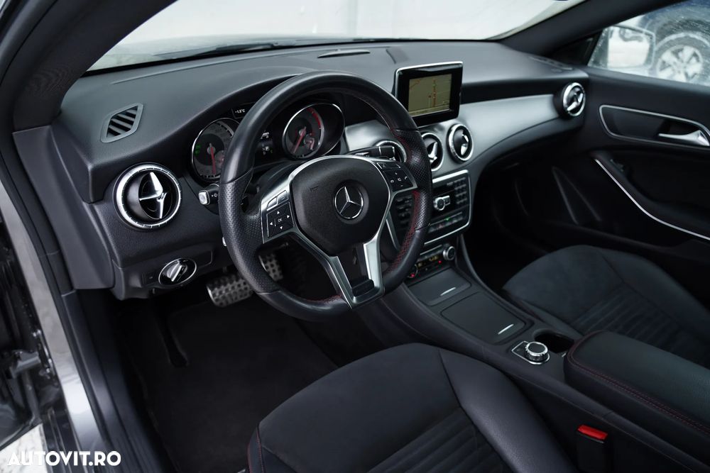 Mercedes-Benz CLA ver-220-d-7g--dct-amg-line - 11