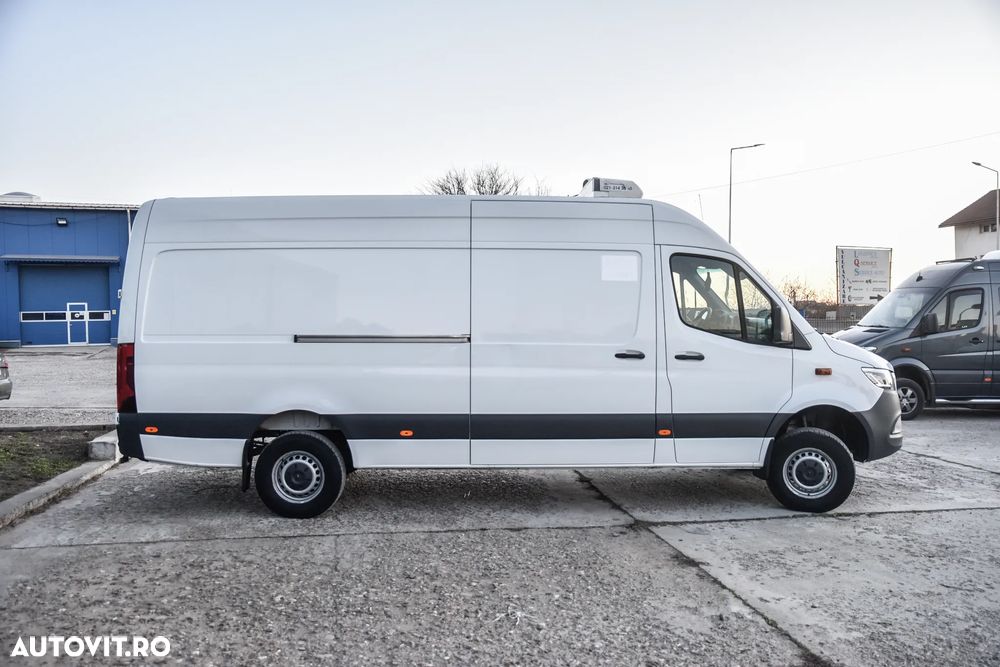 Mercedes-Benz SPRINTER - 4