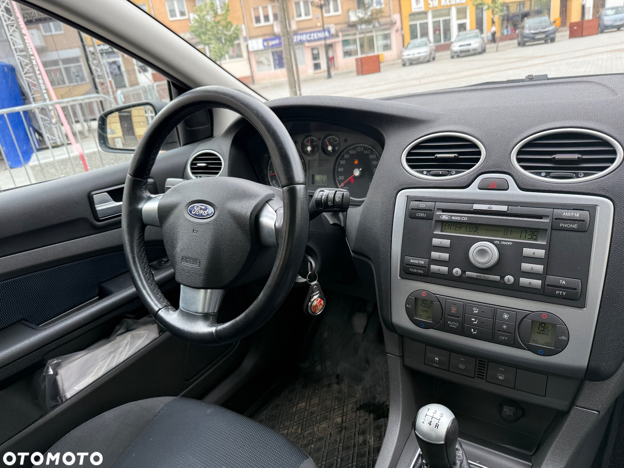 Ford Focus 2.0 Trend + - 16