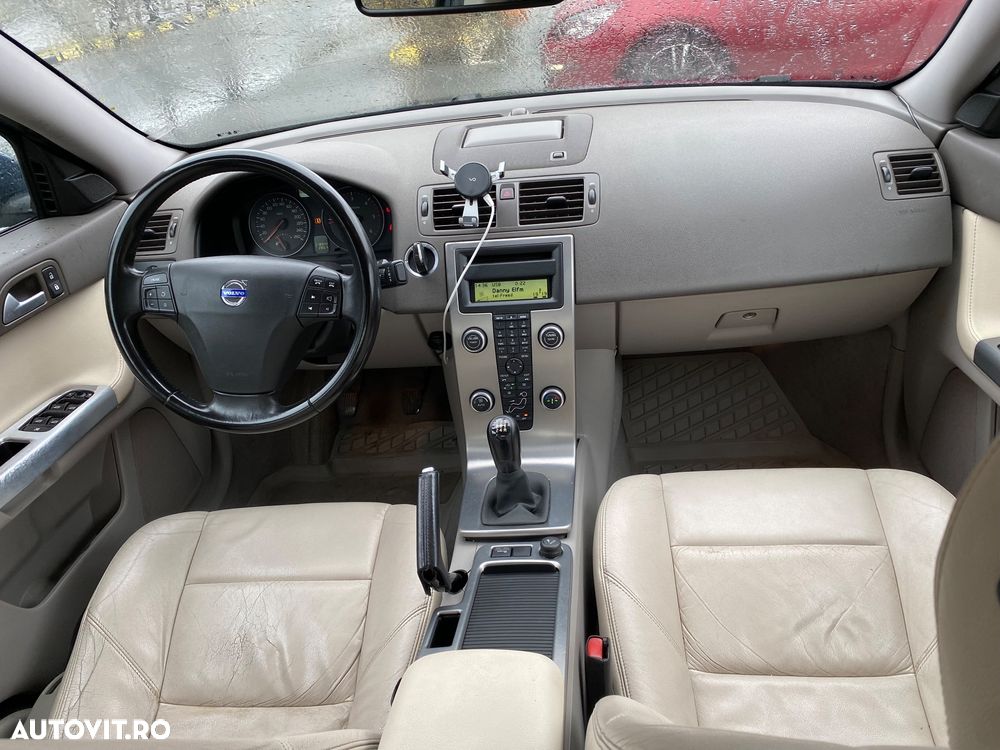 Volvo S40 1.6 D Momentum - 4