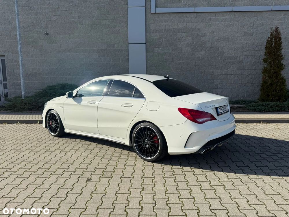 Mercedes-Benz CLA 45 AMG 4-Matic - 35