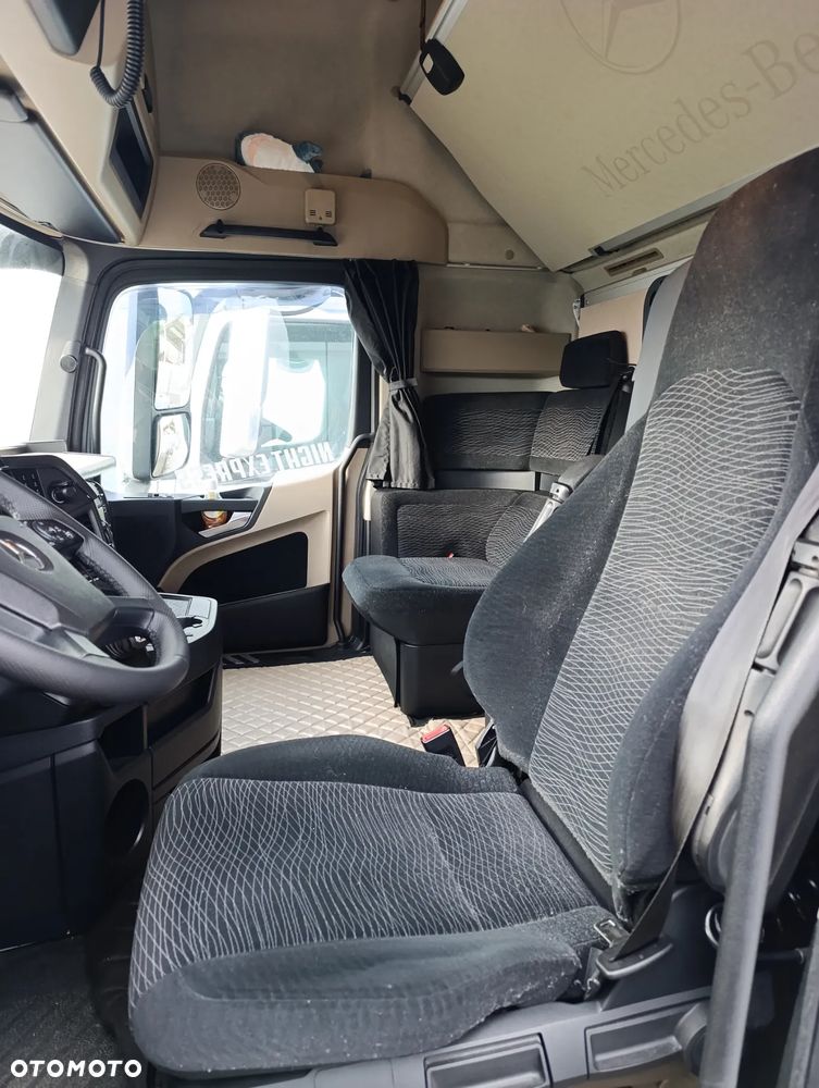 Mercedes-Benz Actros - 15