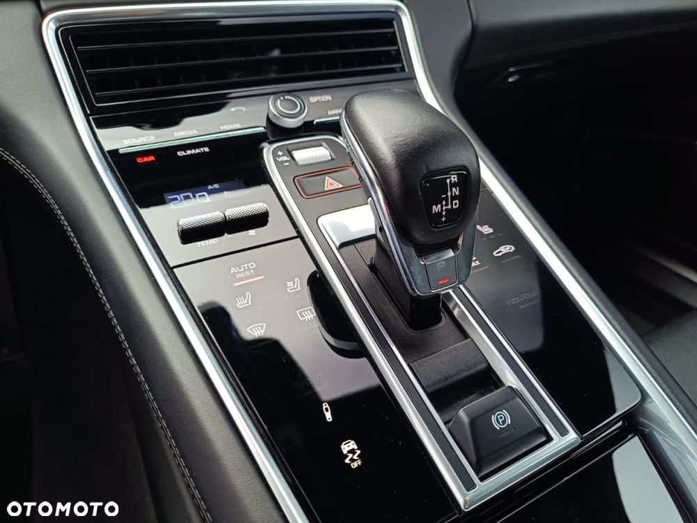 Porsche Panamera - 33